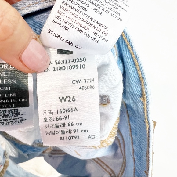 LEVIS 501 BUTTON FLY CUT OFF DENIM JEAN
SHORTS WOMENS SZ 26 - Picture 5 of 5